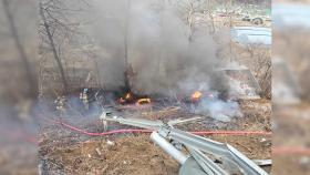 강원 홍천 차량 추락 후 화재...60대 운전자 숨져