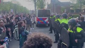 유럽 대학가 반전 시위 격화...'곤봉에 굴착기 동원' 강제 진압