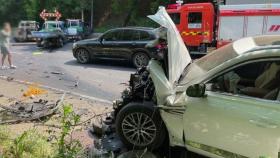 성남서 SUV가 도로 작업 차량 추돌...4명 부상
