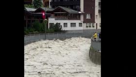 스위스 남동부 폭우로 최소 3명 실종...유명 관광지 일부 침수