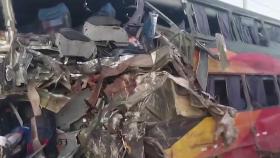 페루 버스 2대 정면 충돌...3명 사망, 25명 부상