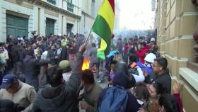 볼리비아 쿠데타는 연극？...대통령 개입설까지