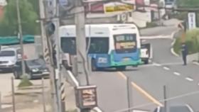 경기 파주시에서 승용차가 버스 충돌...승객 4명 다쳐