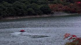 완주 대아저수지서 3명 탄 승용차 추락...1명 숨져