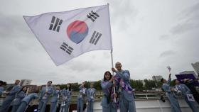 올림픽 사상 첫 수상 개회식...대한민국을 북한으로 호명