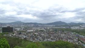 [날씨] 오늘도 곳곳 30℃ 육박, 낮부터 스모그...주말 또 비