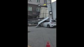 경기도 평택 공사장서 24m 장비가 차량 3대 덮쳐