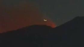 [28일 제보영상 2번] 대구 함지산 야간 진화에 수리온 헬기 투입