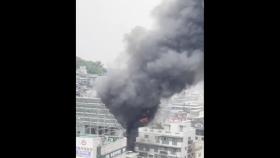 다세대 주차장에서 불...한때 대응 1단계 발령
