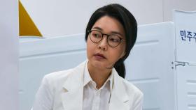 '김건희 선물용' 샤넬백, 신발로도 바꾼 정황...'신데렐라 수사' 되나