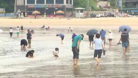 바다로! 바다로!...을왕리해수욕장 피서객 '북적'
