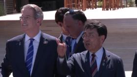 일본 경제상, 미국 재무장관 만나...
