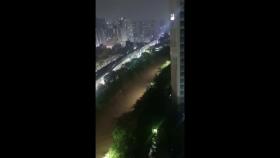 폭우로 하천 불어나...흙탕물이 산책로 덮어