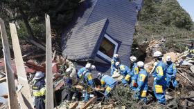 일본, 태풍 이어 지진까지…피해 속출