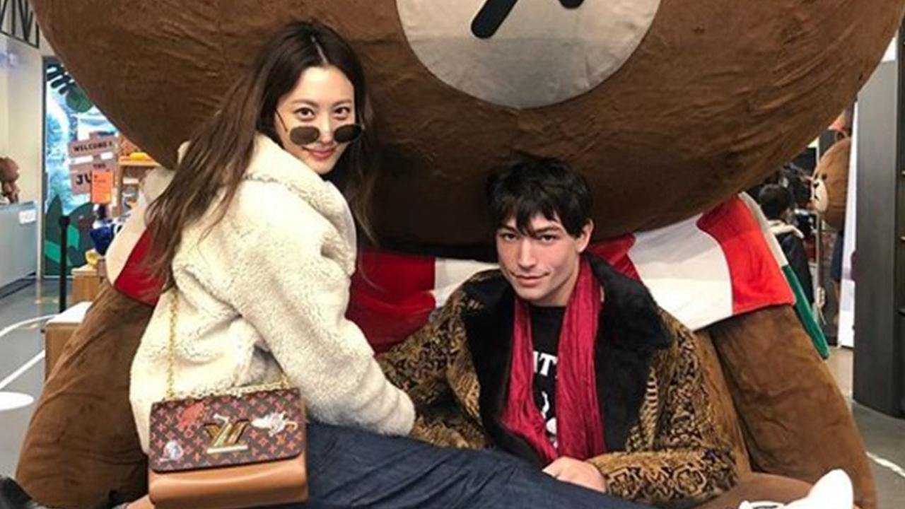 ＂에즈라 밀러, 서울 왔어요!＂…수현과 깜짝 한국 투어 | ZUM TV