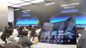 삼성 ＂이번에 두 번＂…접기 경쟁 본격화