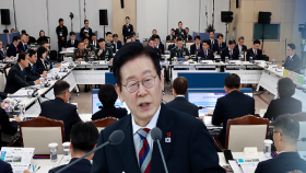 이 대통령 ＂군 제자리 지켜…미반환기지 신속 반환·개발＂