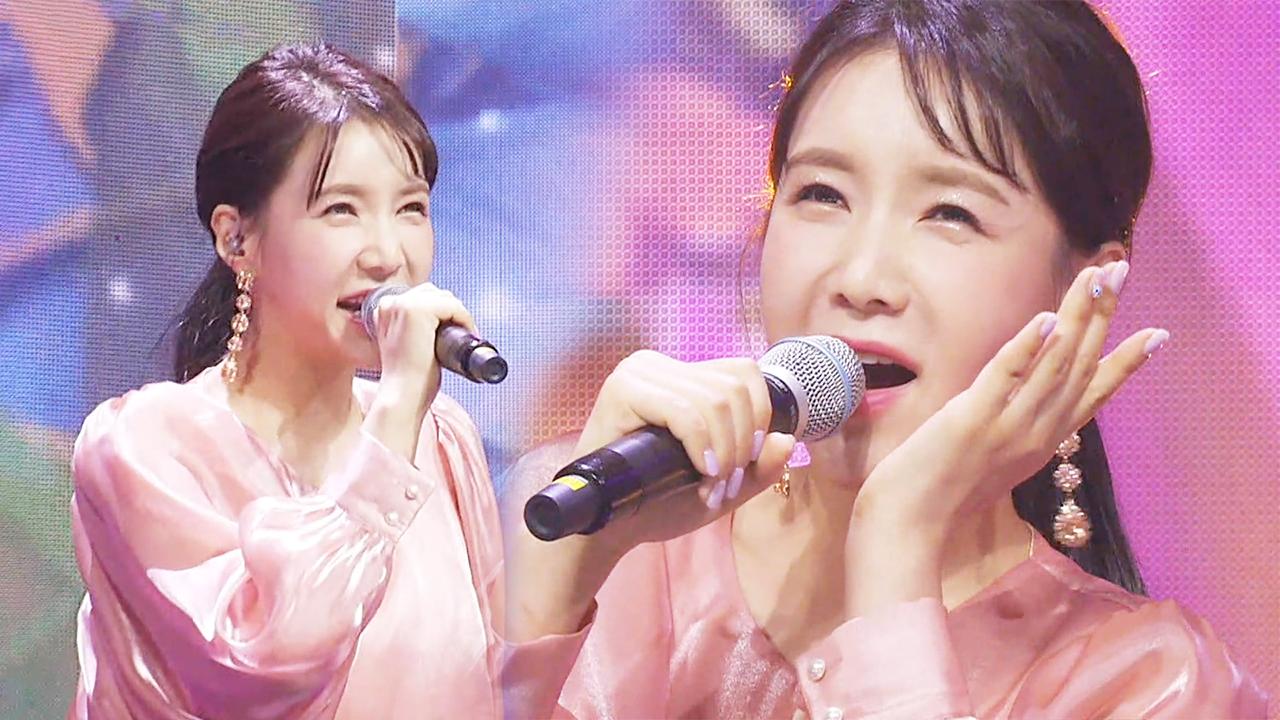 ‘핑크빛’ 한봄, 세상 발랄하게 부른 ‘오늘이 젊은 날’ | ZUM TV