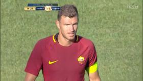 완벽한 마무리로 동점골을 넣는 