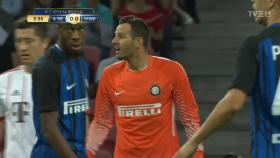 경기 초반 매섭게 골문을 노린 