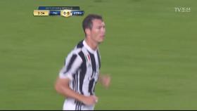 경기초반 PSG의 골문을 노리는 디발라의 멋진 감아차기!